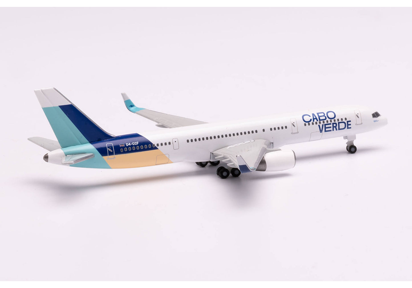 1/500 Cabo Verde Airlines Boeing 757-200 Island of Sal colors D4-CCF "Praia de Santa Maria"