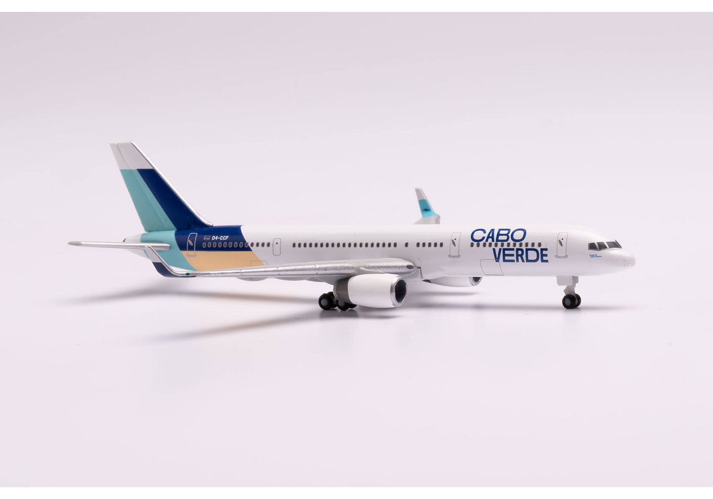 1/500 Cabo Verde Airlines Boeing 757-200 Island of Sal colors D4-CCF "Praia de Santa Maria"