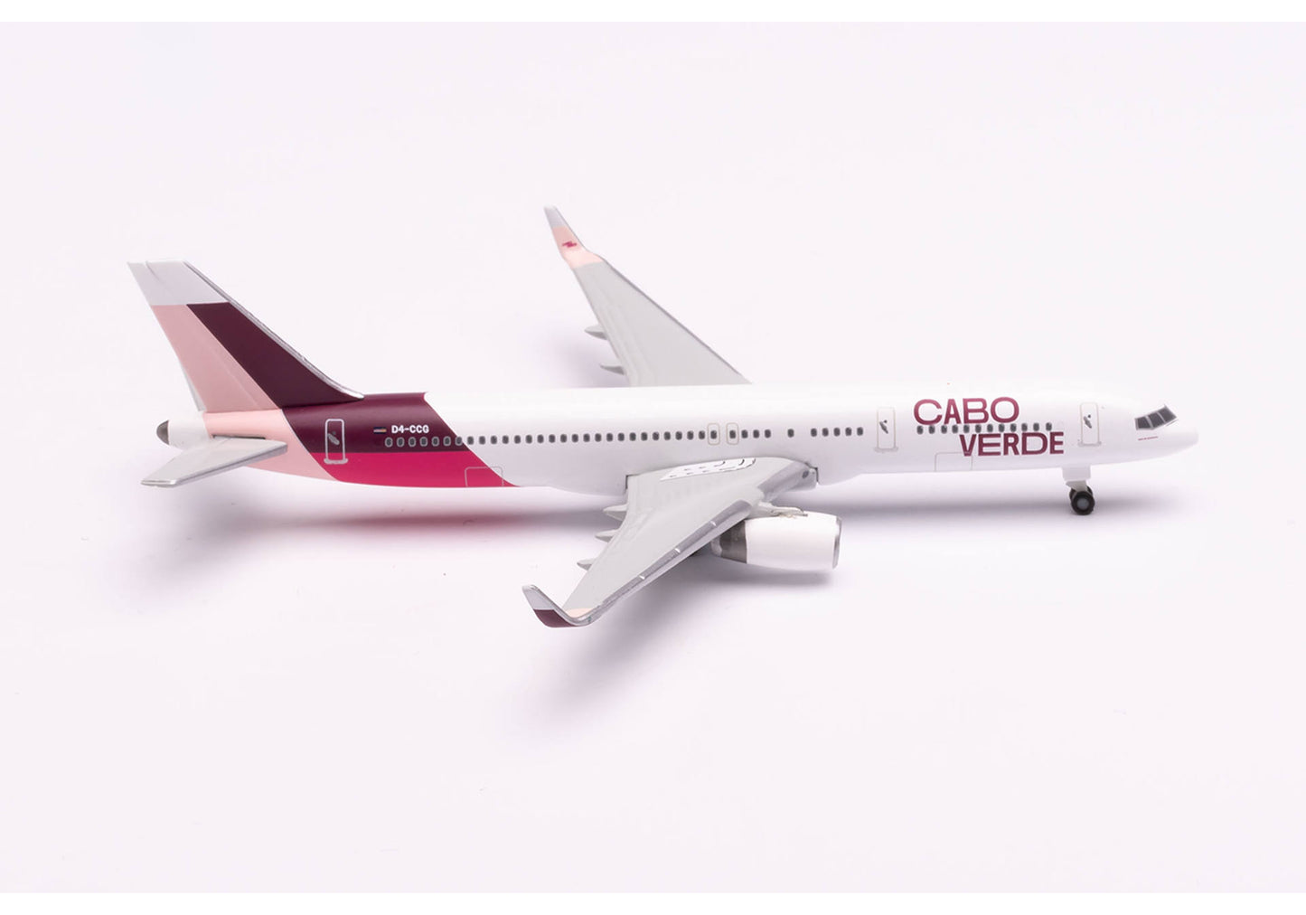 1/500 Cabo Verde Airlines Boeing 757-200 Island of Santiago Colors D4-CCG "Baía de Tarrafal"
