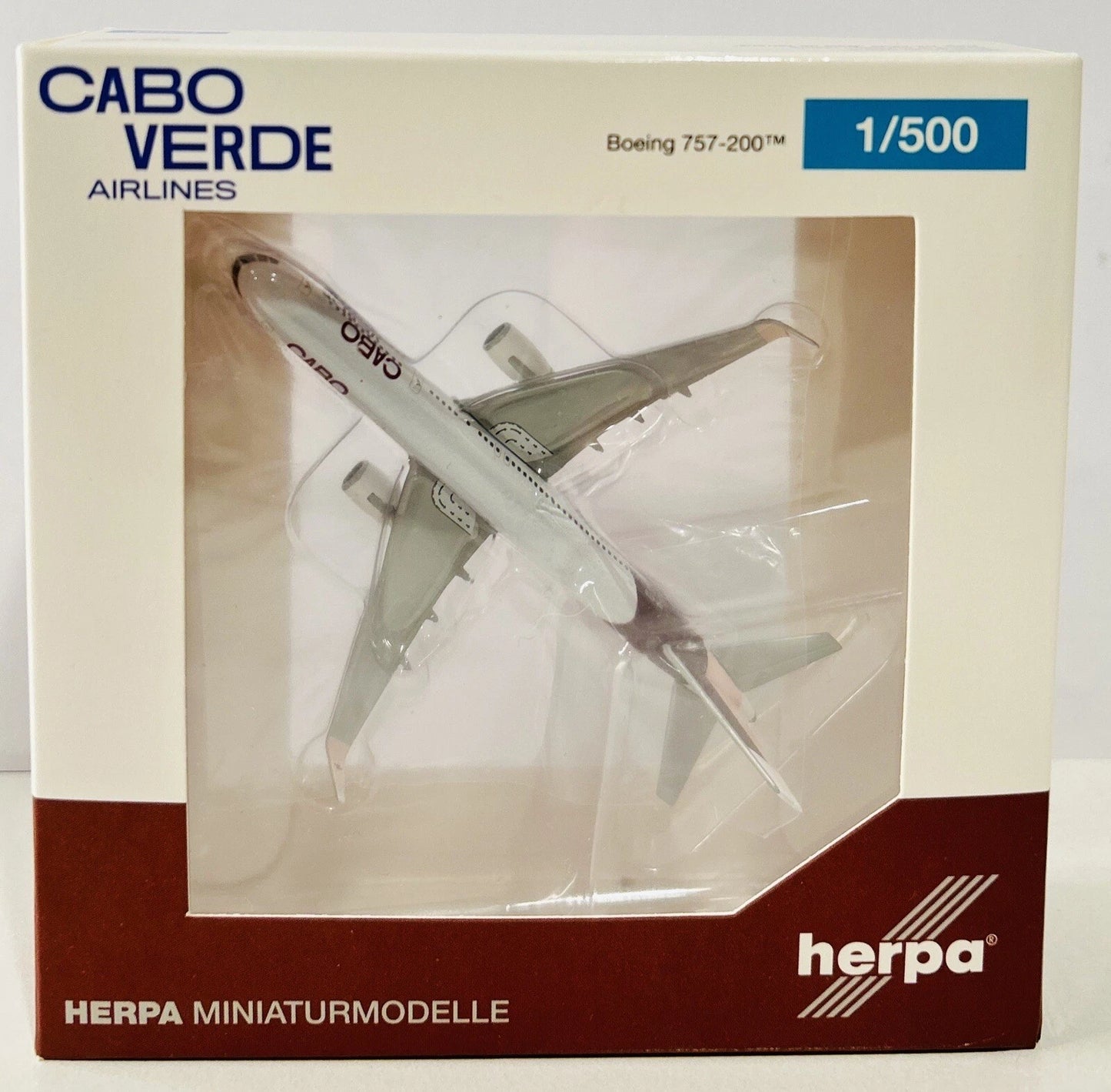 1/500 Cabo Verde Airlines Boeing 757-200 Island of Santiago Colors D4-CCG "Baía de Tarrafal"