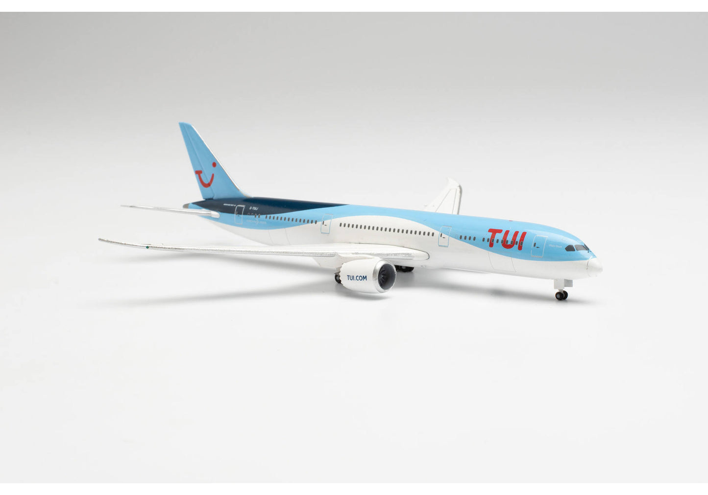 1/500 TUI Airways Boeing 787-9 Dreamliner G-TUIJ "Pixie Dust"