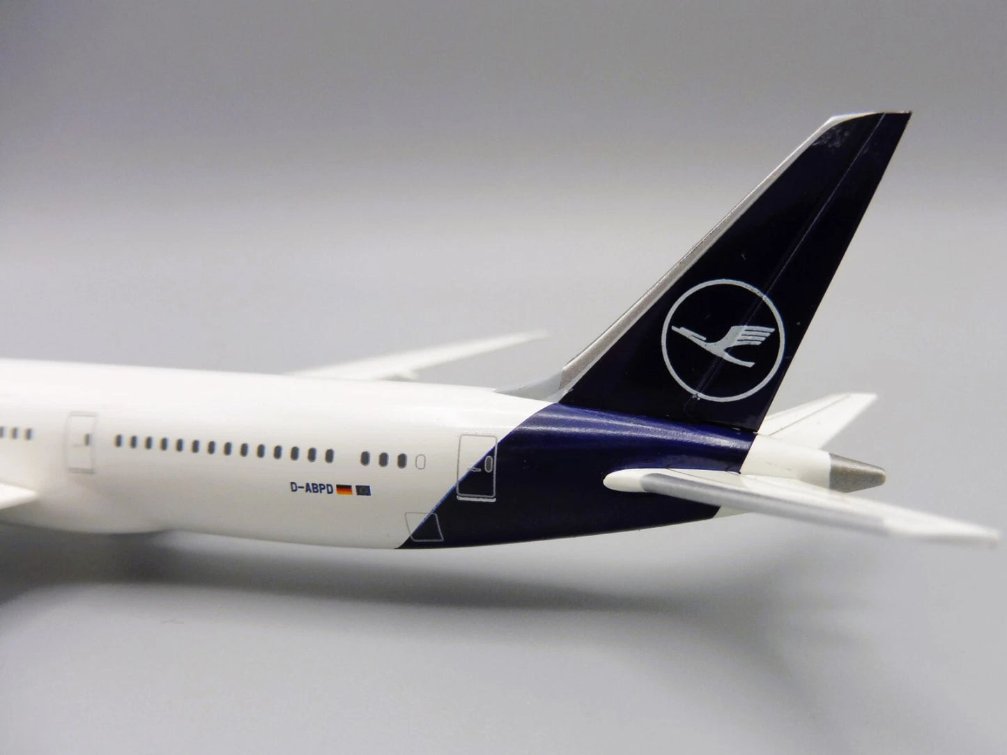 1/500 Lufthansa Boeing 787-9 Dreamliner D-ABPD "Frankfurt"