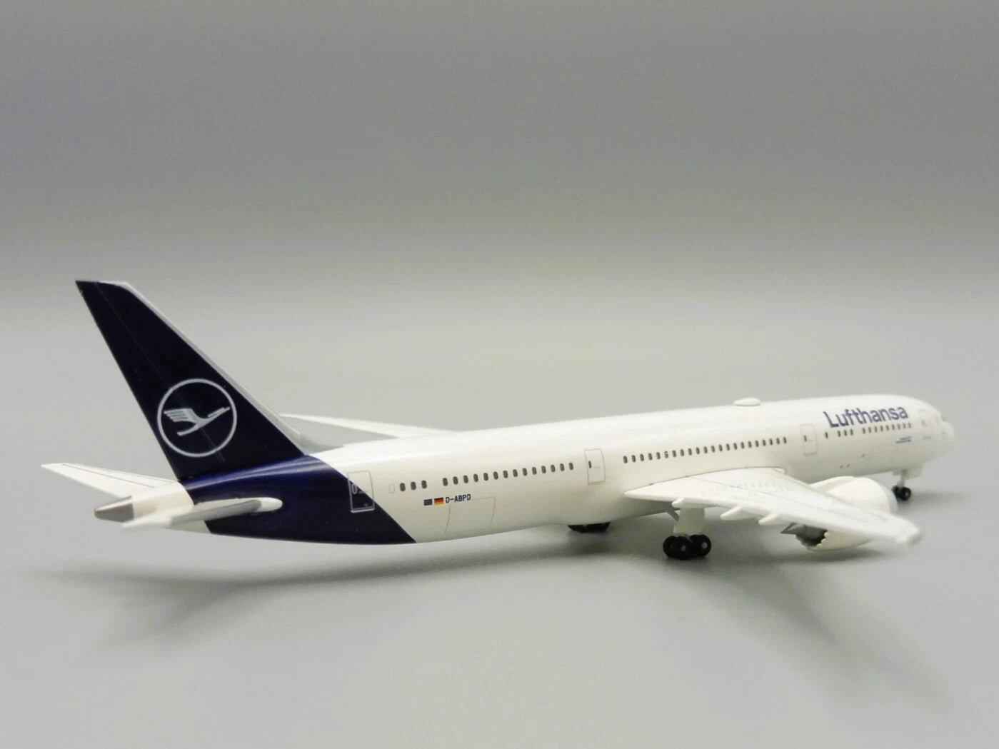 1/500 Lufthansa Boeing 787-9 Dreamliner D-ABPD "Frankfurt"