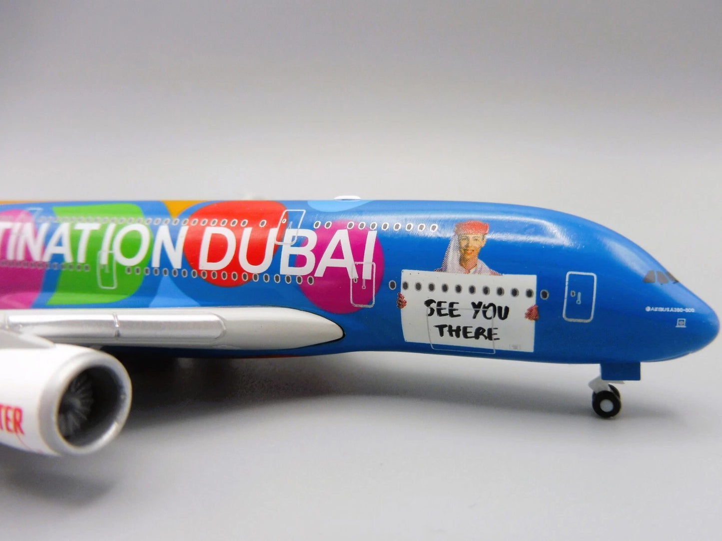 1/500 Emirates Airbus A380 "Destination Dubai" A6-EOT