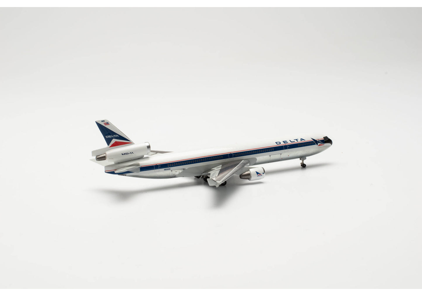 1/500 Delta Air Lines McDonnell Douglas MD-11 N806DE