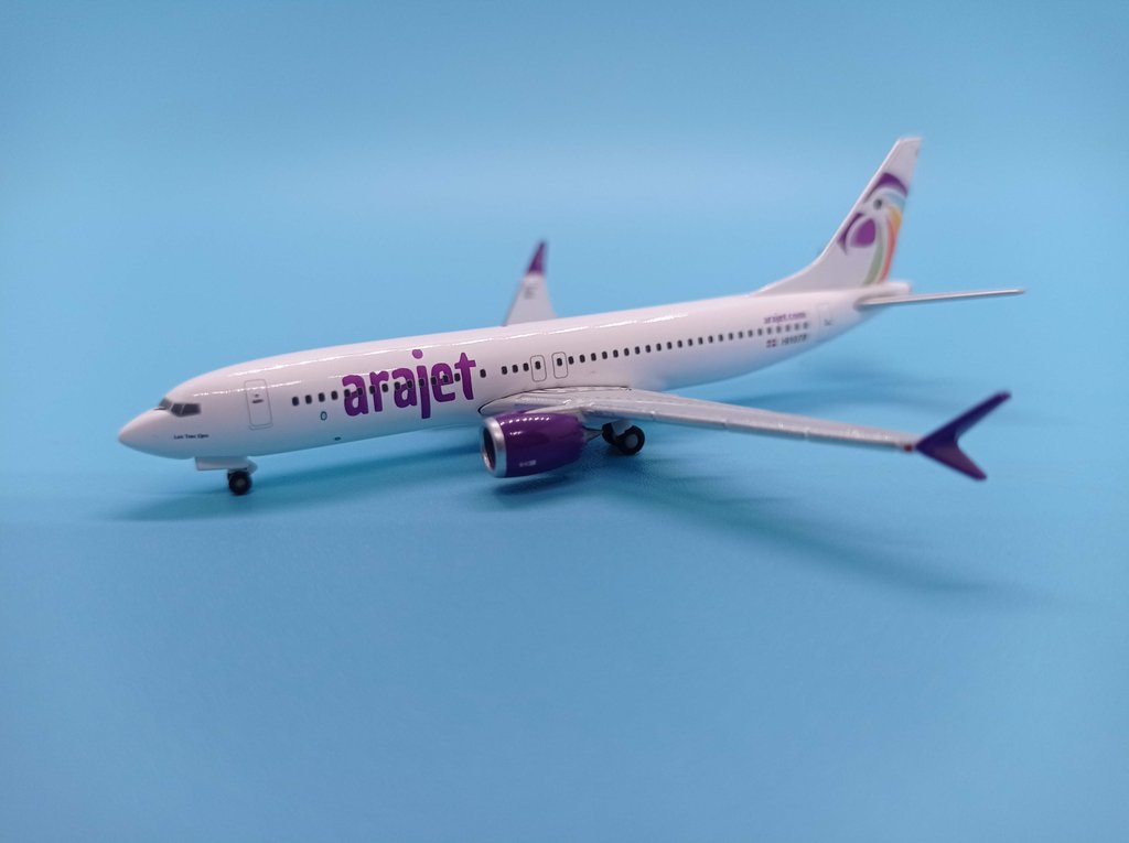 1/500 Arajet Boeing 737 Max 8 HI1078 "Los Tres Ojos"