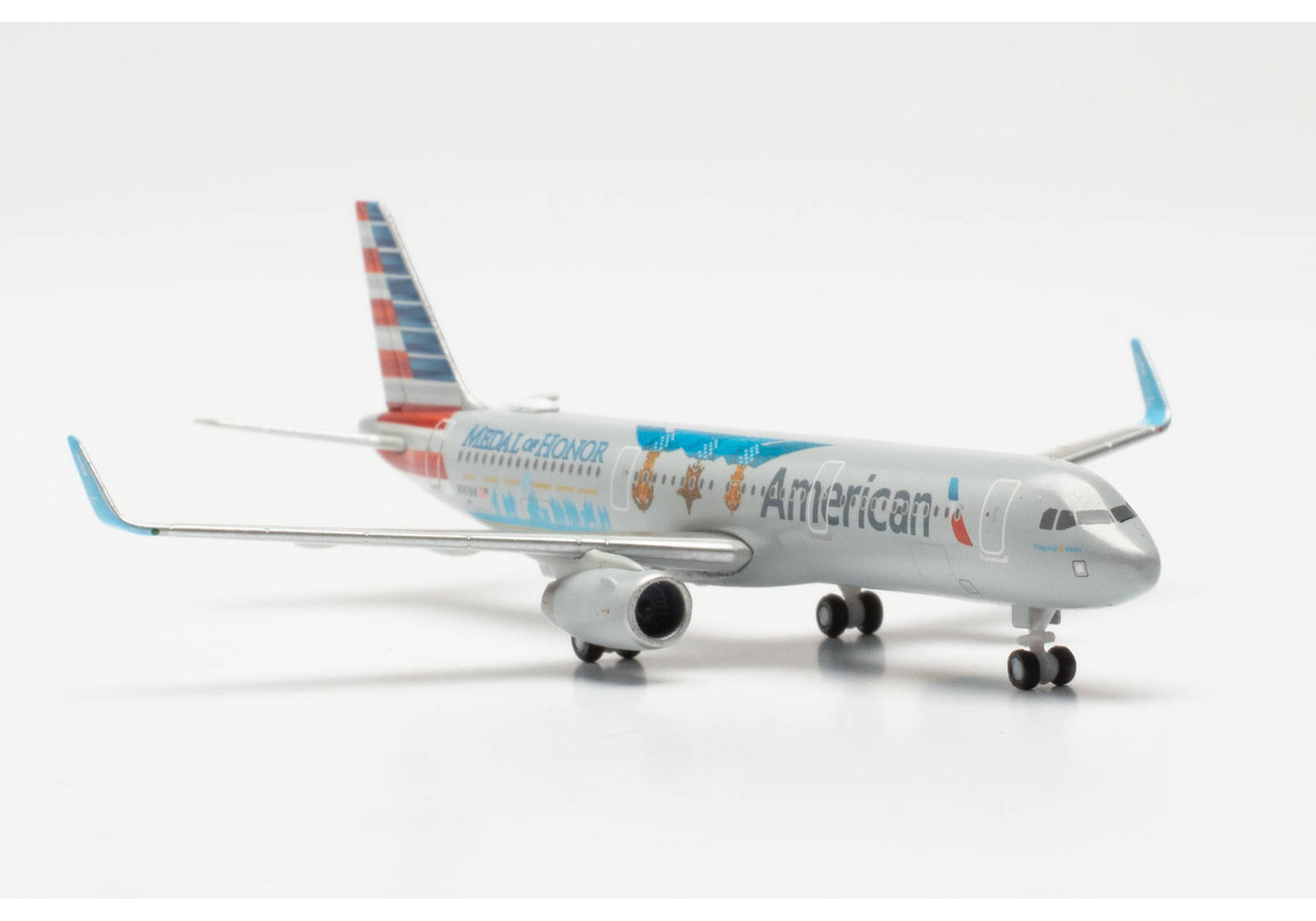 1/500 American Airlines Airbus A321 Medal of Honor N167AN "Flagship Valor"