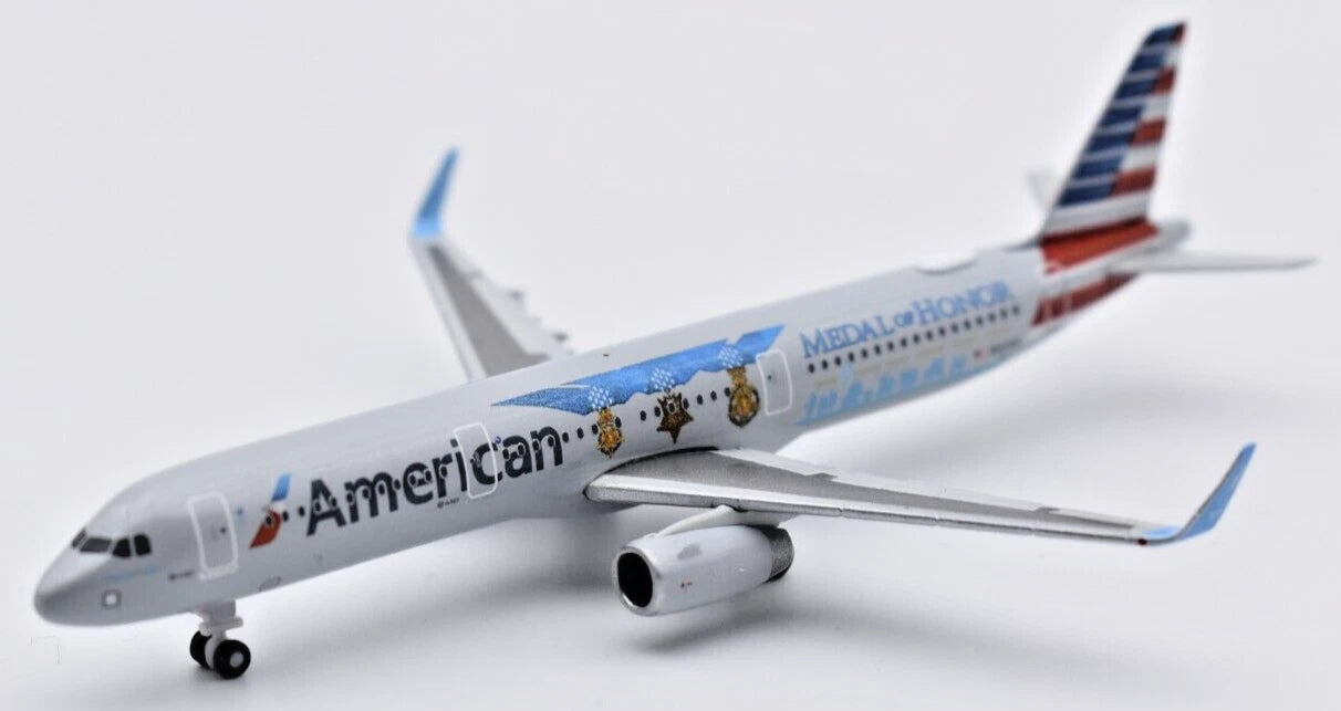1/500 American Airlines Airbus A321 Medal of Honor N167AN "Flagship Valor"