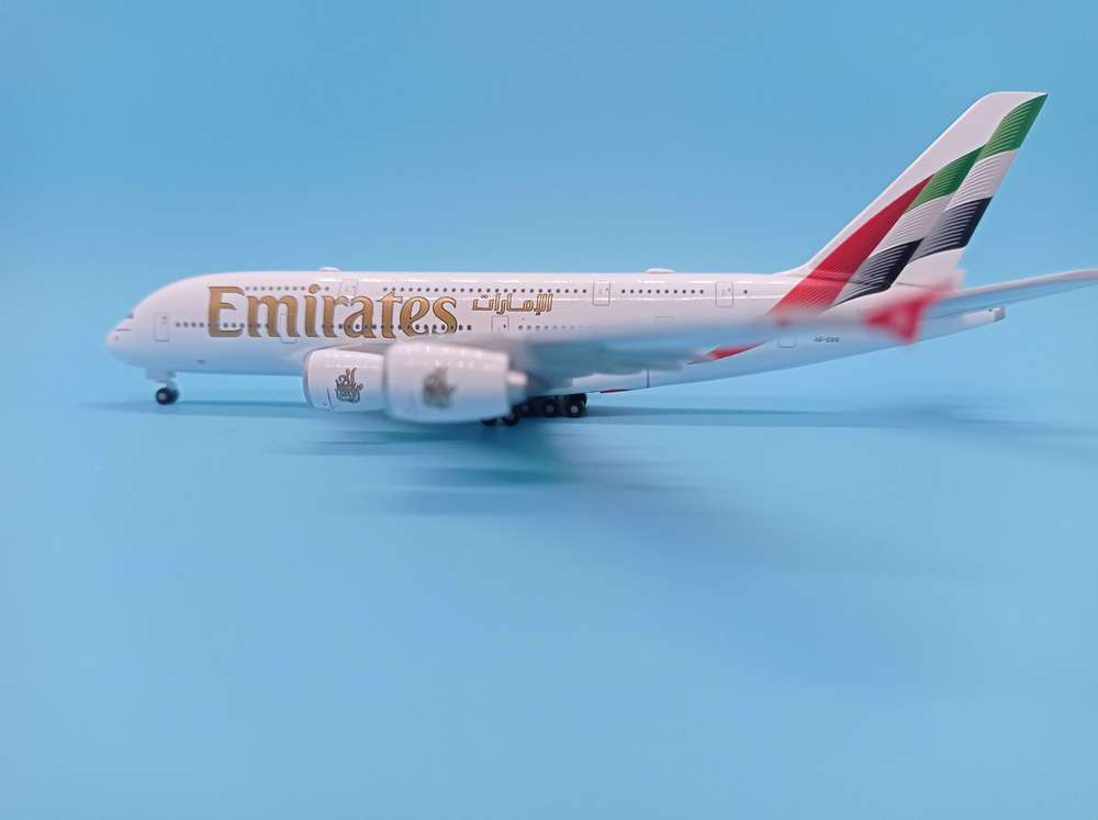 1/500 Emirates Airbus A380 A6-EOH