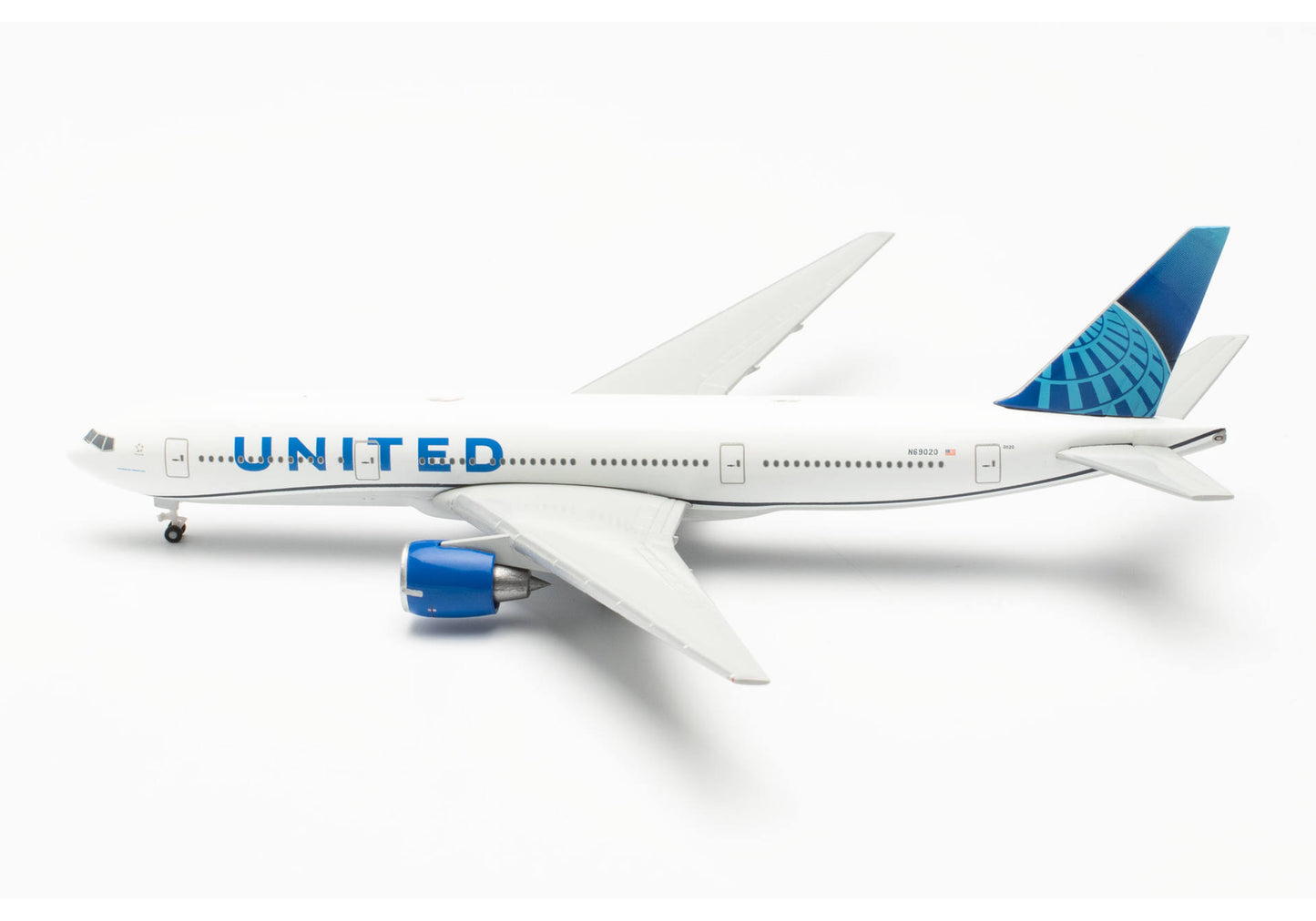 1/500 United Airlines Boeing 777-200 N69020