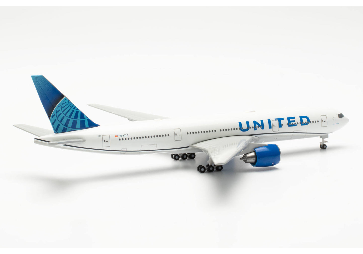 1/500 United Airlines Boeing 777-200 N69020