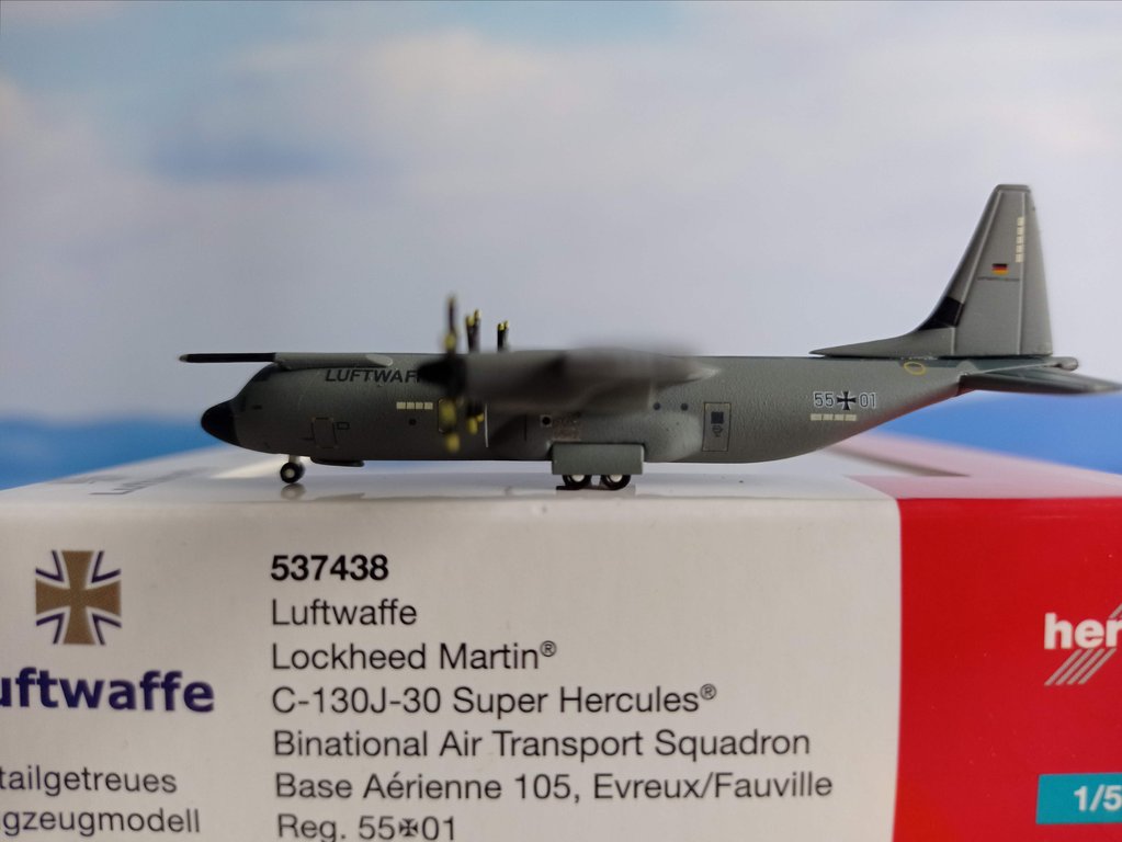1/500 Luftwaffe C-130J-30 Super Hercules Binational Air Transport Squadron 55+01