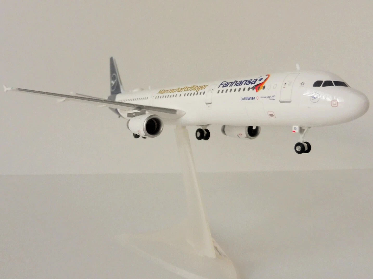 1/200 Lufthansa Airbus A321 "Fanhansa Team Plane" D-AISQ Lindau