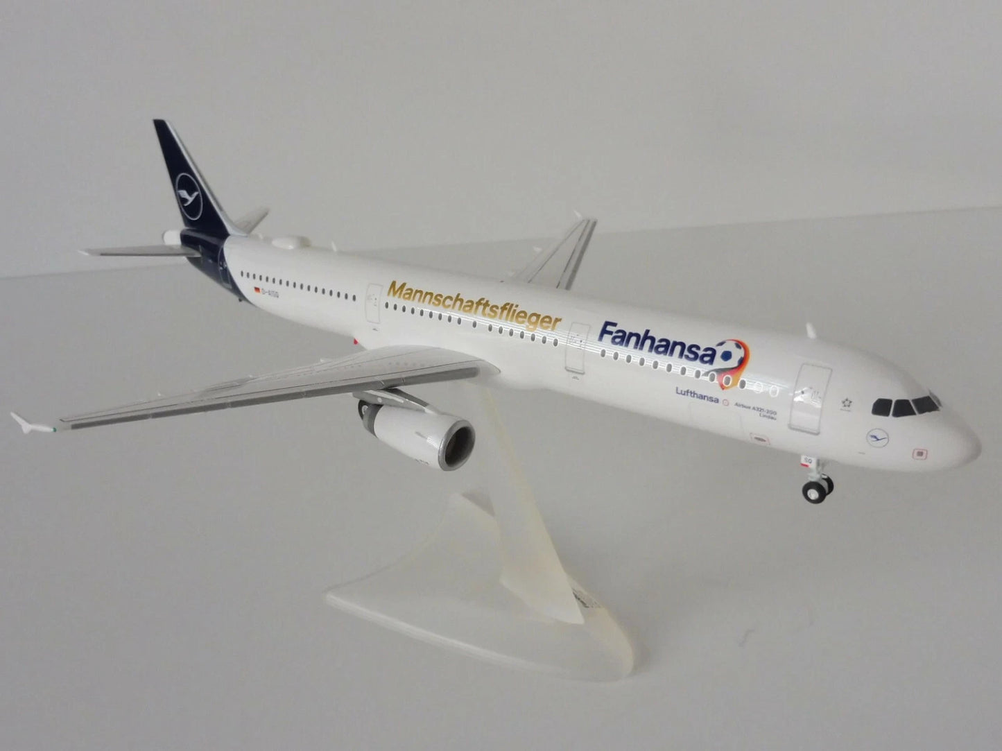 1/200 Lufthansa Airbus A321 "Fanhansa Team Plane" D-AISQ Lindau