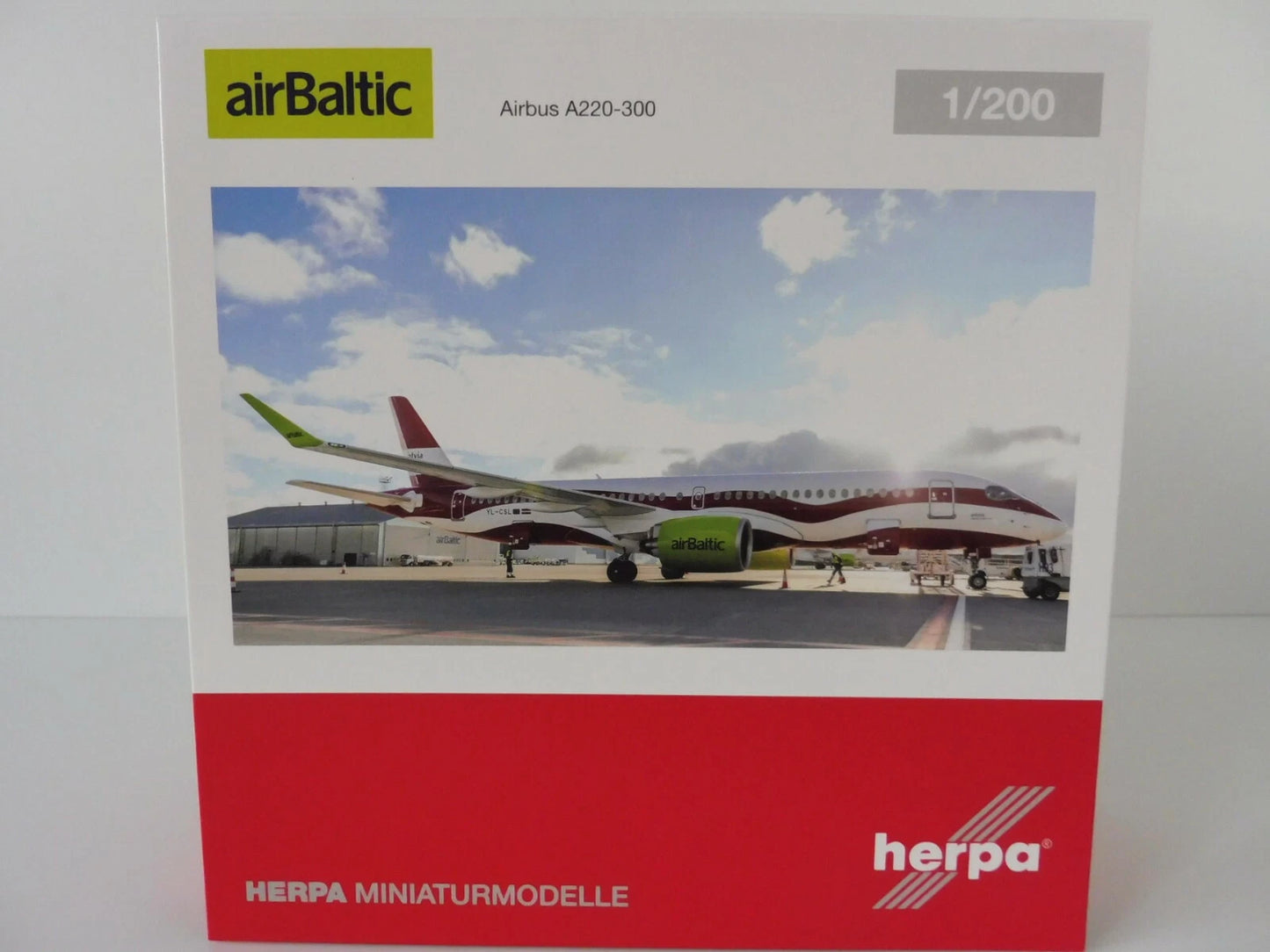 1/200 AirBaltic Airbus A220-300 "Latvia 100" YL-CSL