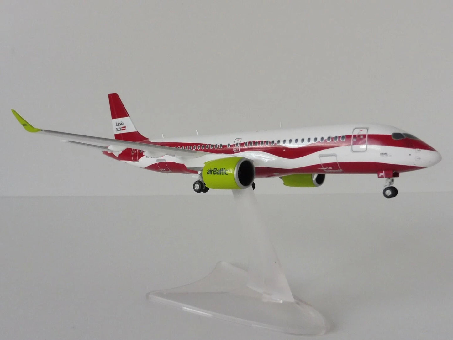 1/200 AirBaltic Airbus A220-300 "Latvia 100" YL-CSL