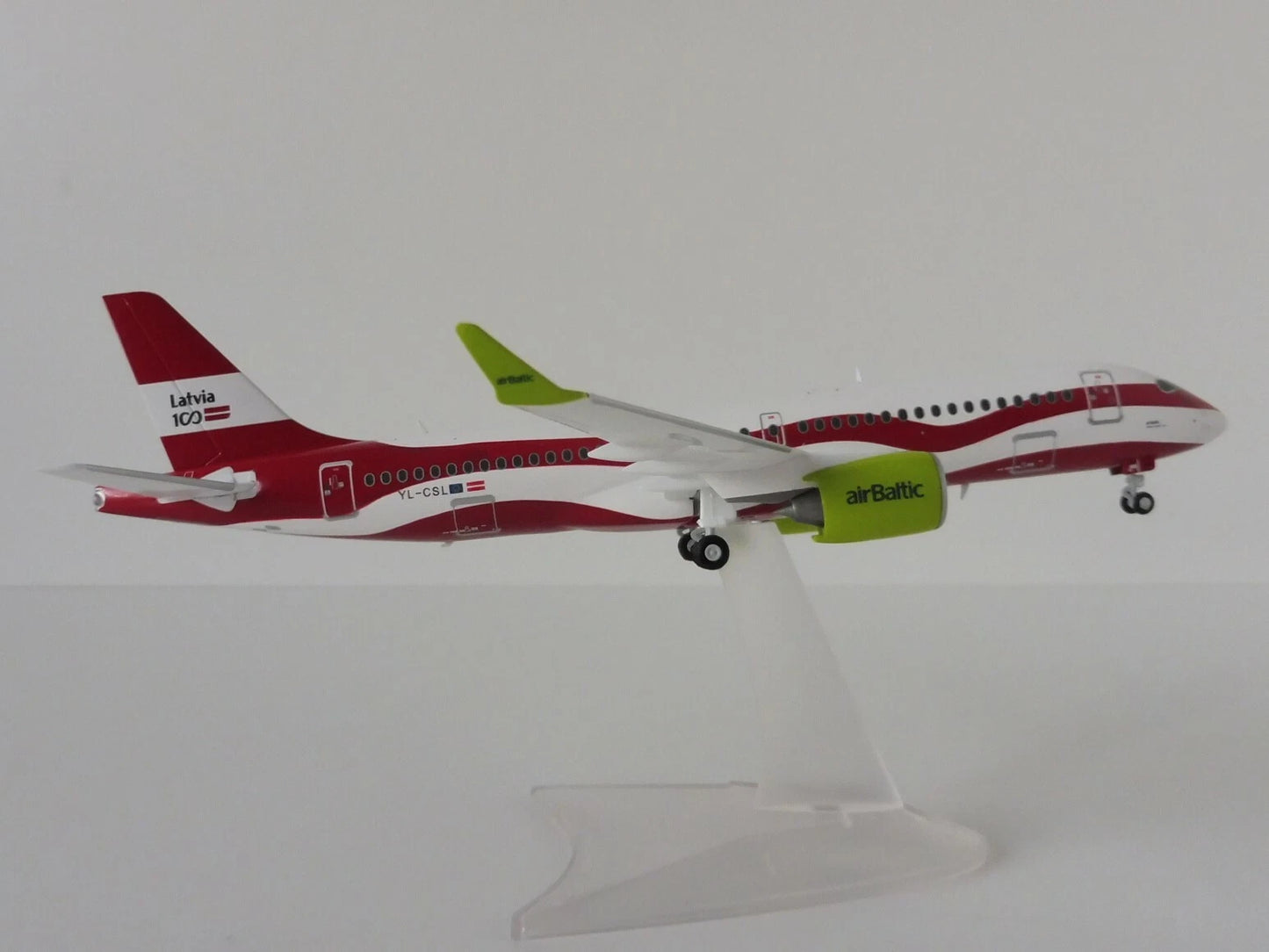 1/200 AirBaltic Airbus A220-300 "Latvia 100" YL-CSL