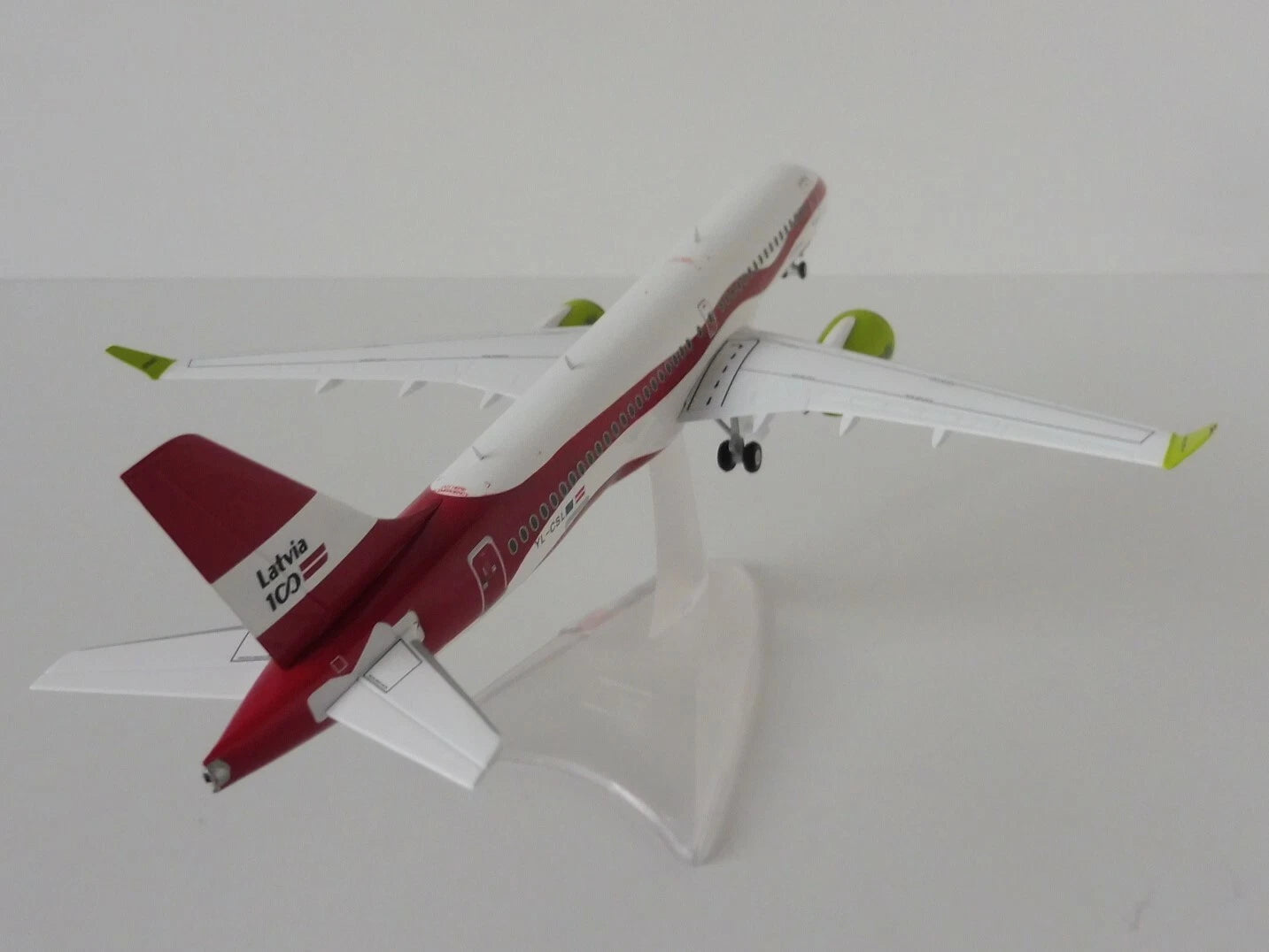 1/200 AirBaltic Airbus A220-300 "Latvia 100" YL-CSL