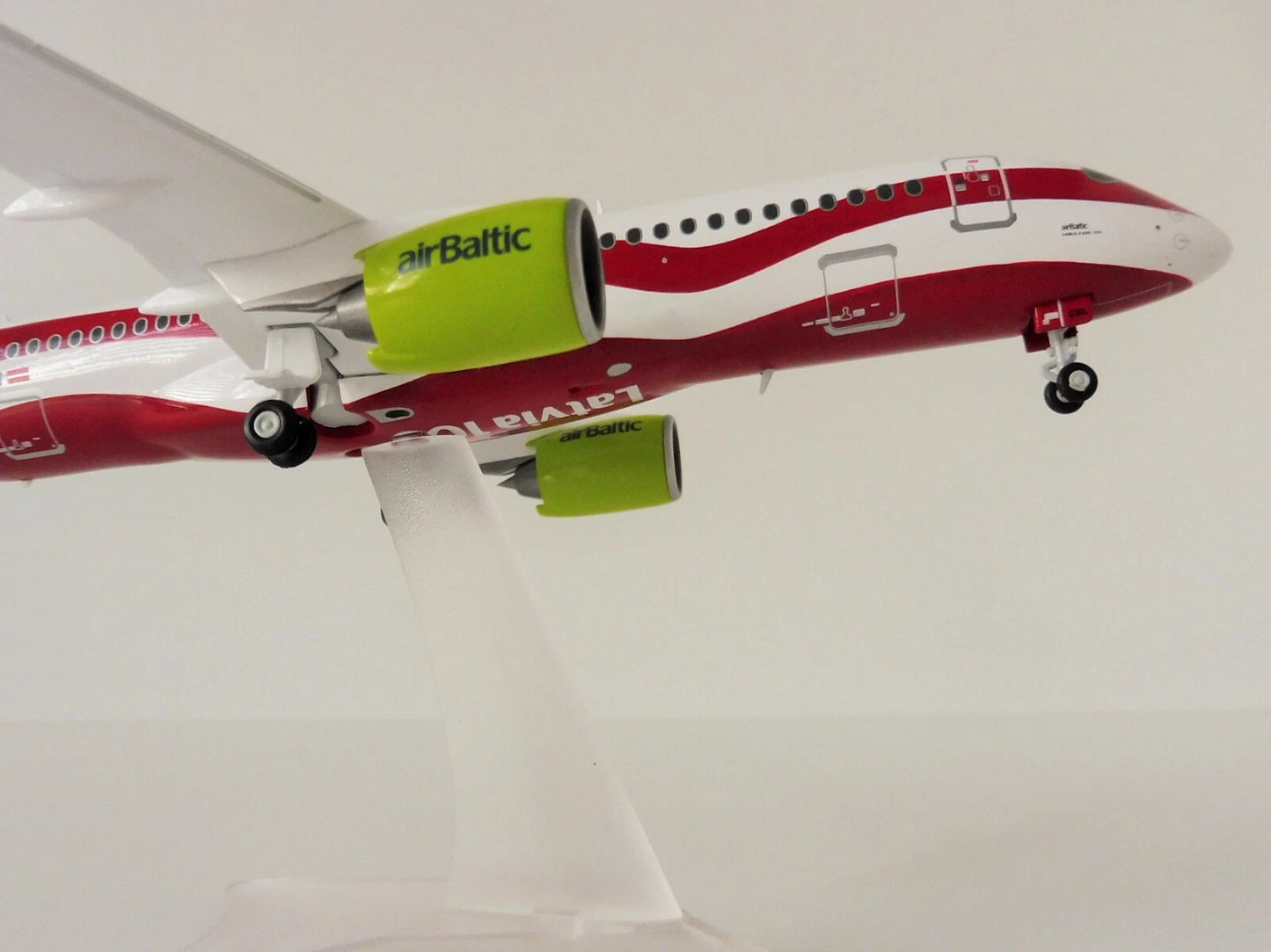 1/200 AirBaltic Airbus A220-300 "Latvia 100" YL-CSL