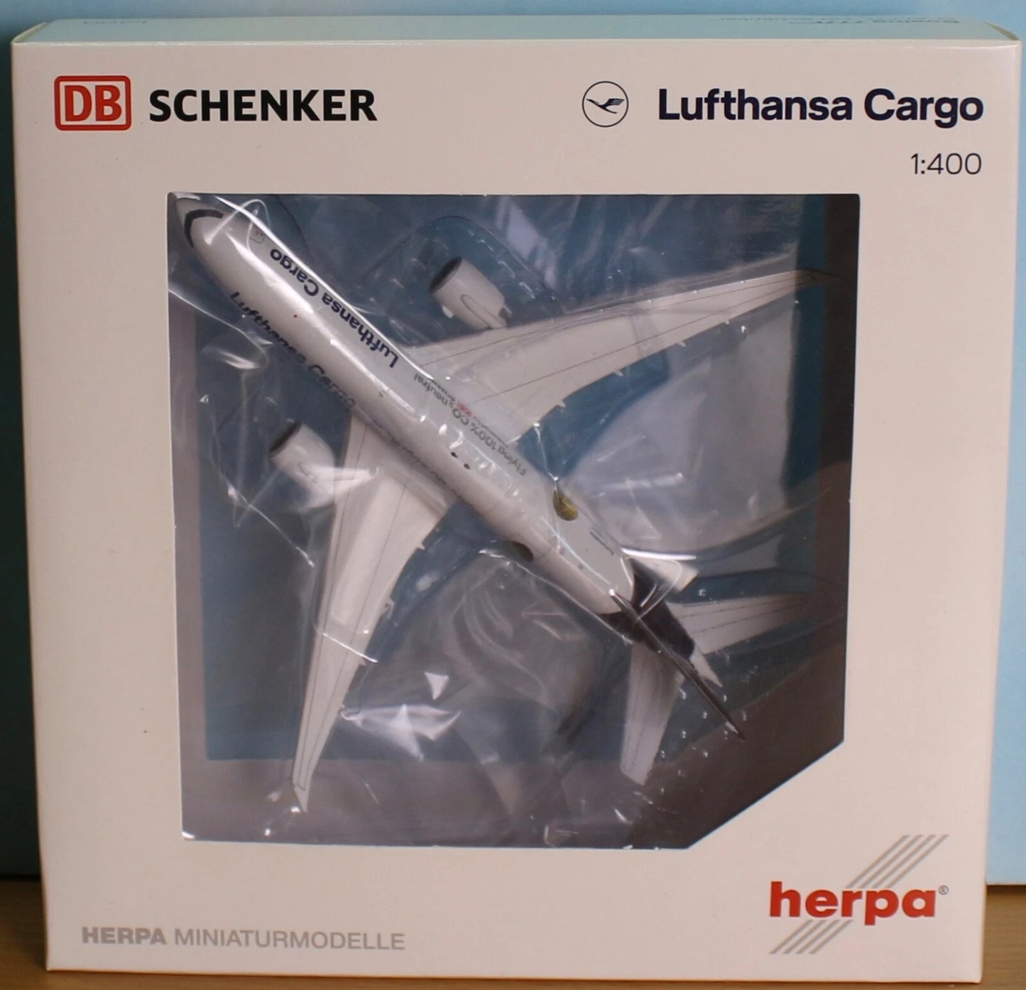 1/400 Lufthansa Cargo Boeing 777F "Sustainable Fuel Powered by DB Schenker" D-ALFG "Annyeonghaseyo Korea"