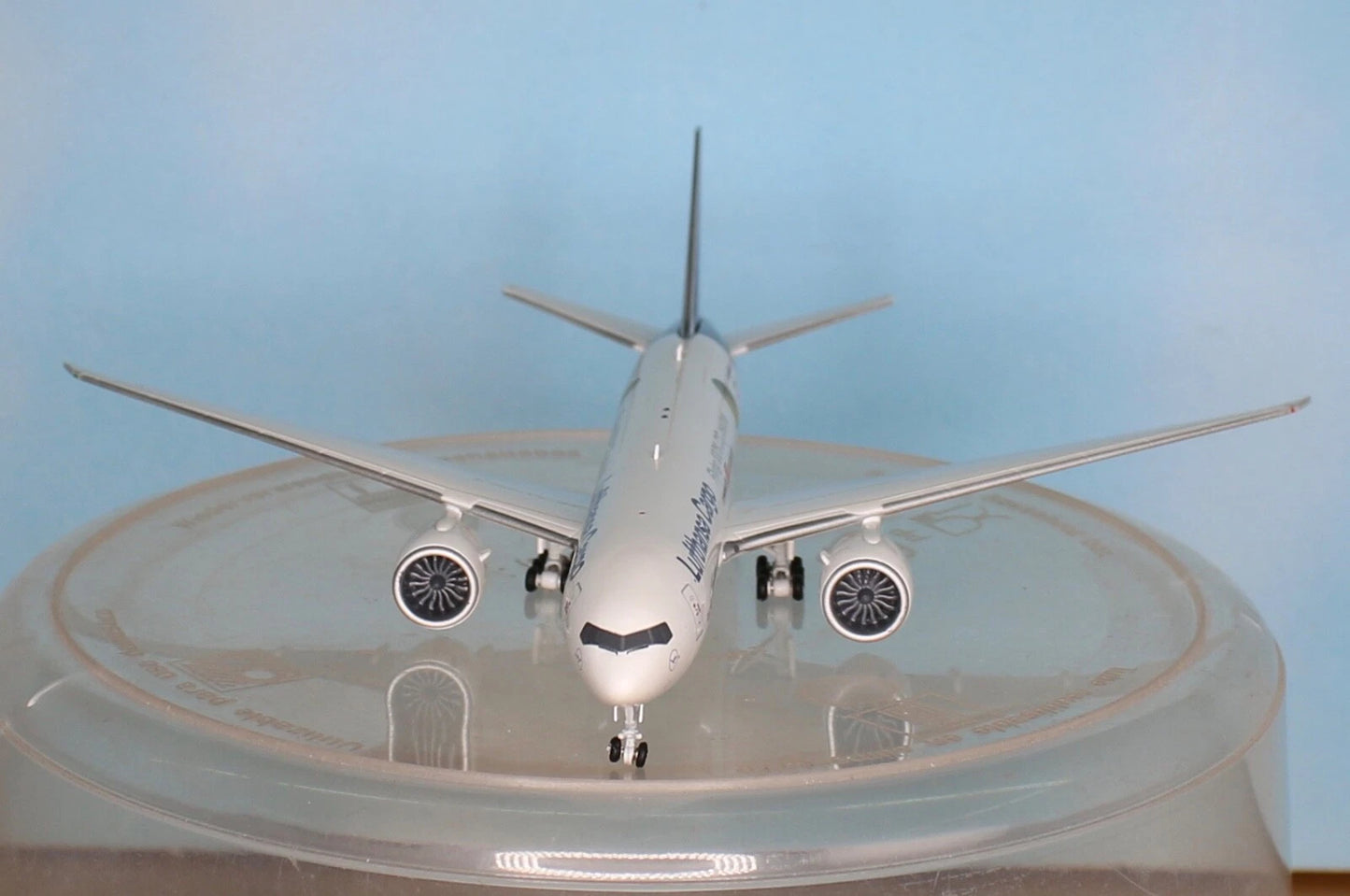 1/400 Lufthansa Cargo Boeing 777F "Sustainable Fuel Powered by DB Schenker" D-ALFG "Annyeonghaseyo Korea"