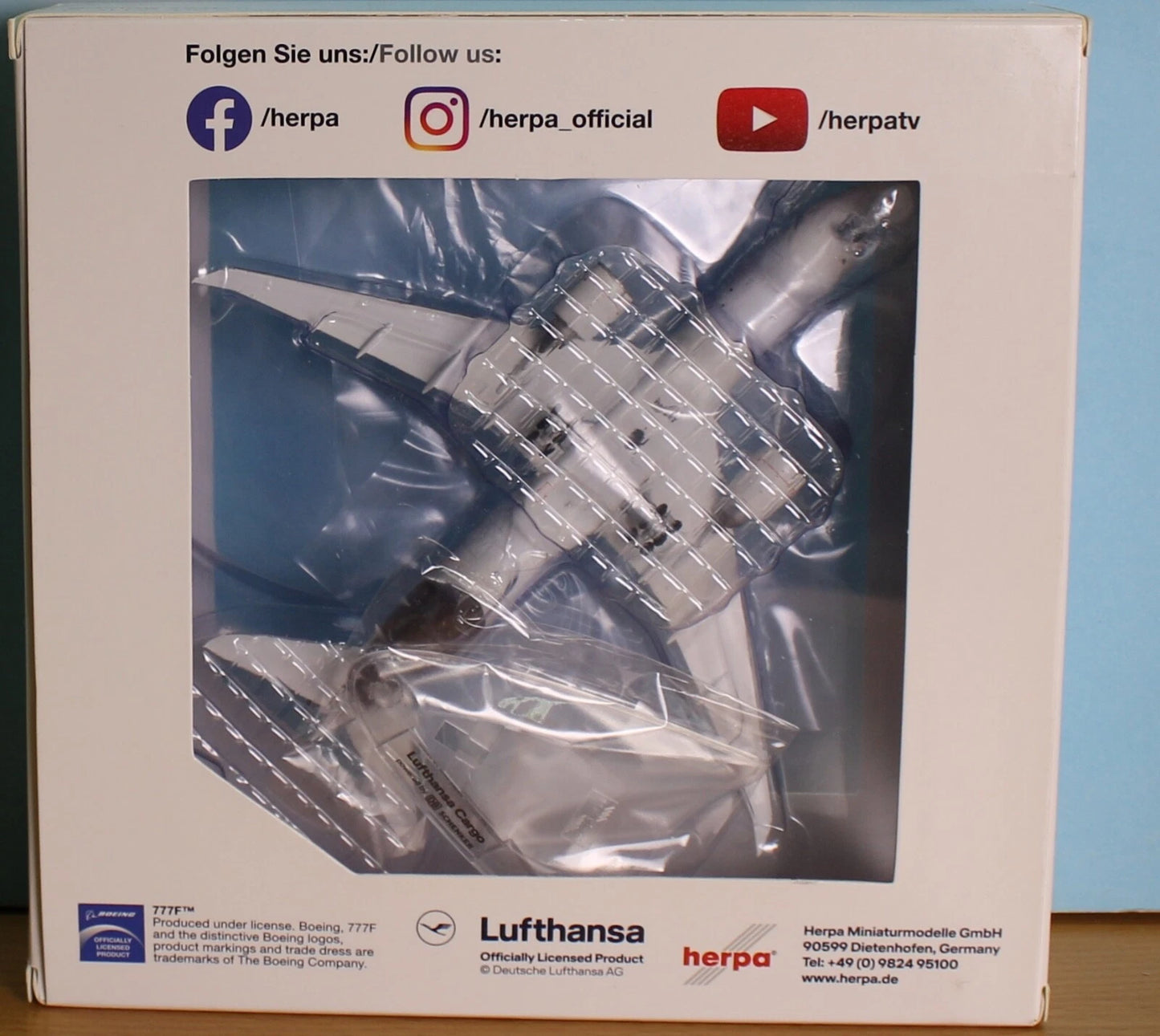 1/400 Lufthansa Cargo Boeing 777F "Sustainable Fuel Powered by DB Schenker" D-ALFG "Annyeonghaseyo Korea"