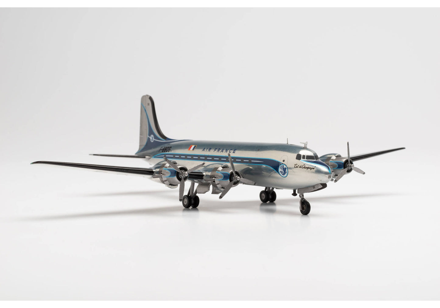 1/200 MUSÉE Air France Douglas DC-4 F-BBDG "Ciel de Champagne"