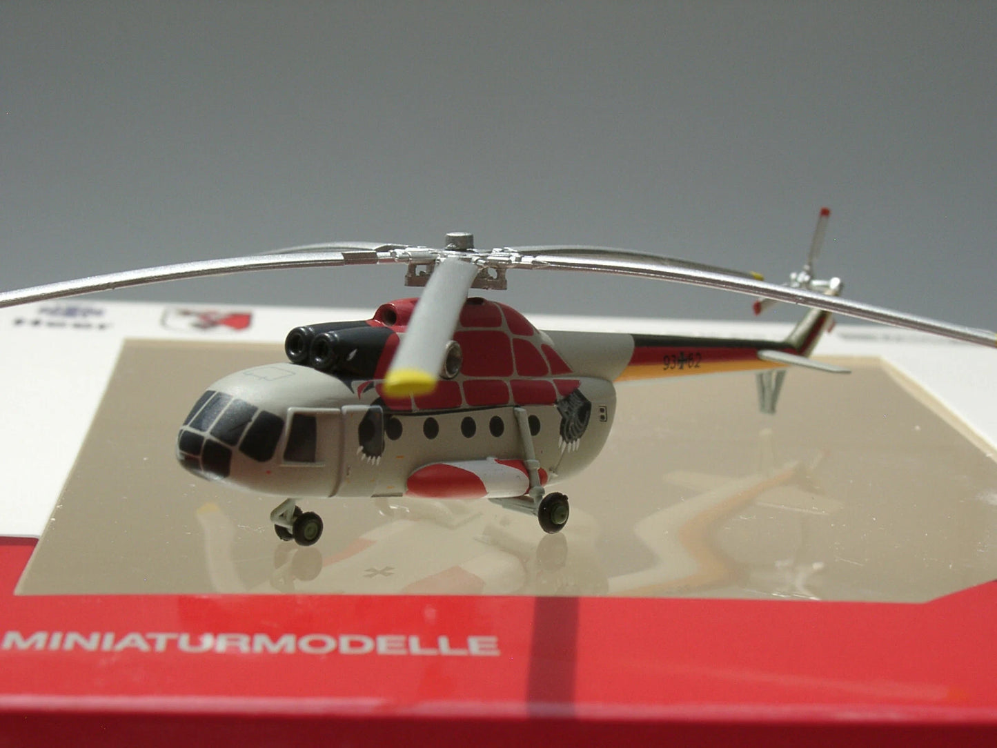 1/200 German Army Mil Mi-8TB "Hip" Heeresfliegerstaffel Ost "Good-By Hip" Cottbus 1993 93+62