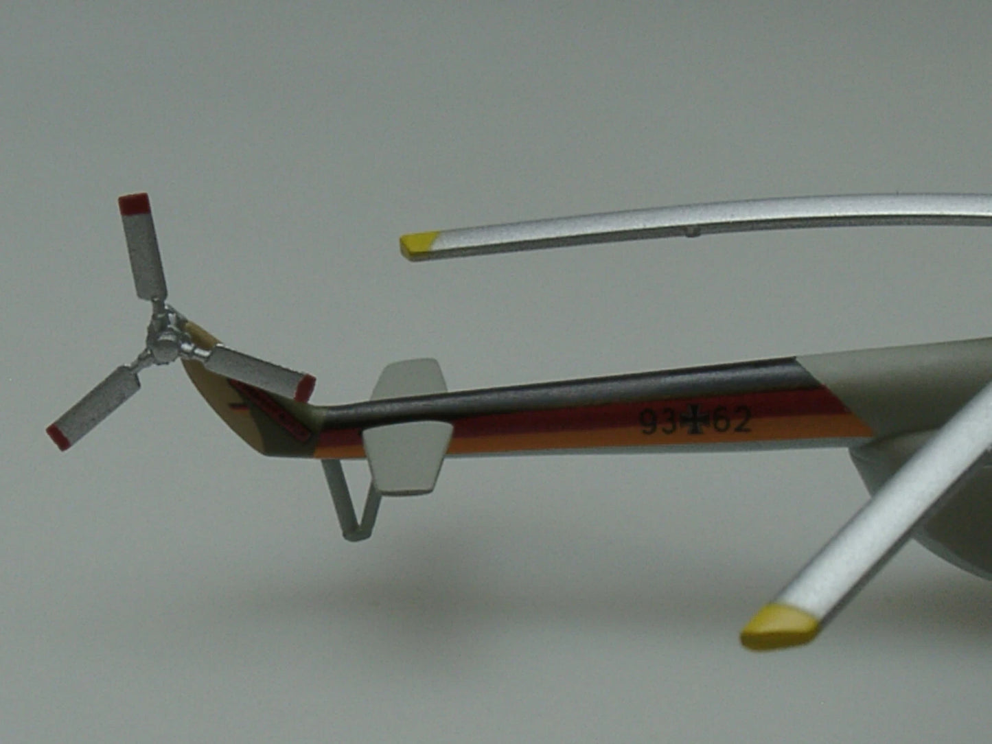 1/200 German Army Mil Mi-8TB "Hip" Heeresfliegerstaffel Ost "Good-By Hip" Cottbus 1993 93+62