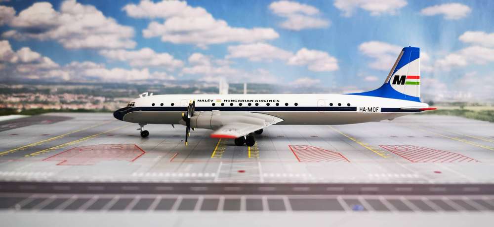 1/200 Malév Hungarian Airlines Ilyushin IL-18 Late Colors HA-MOF