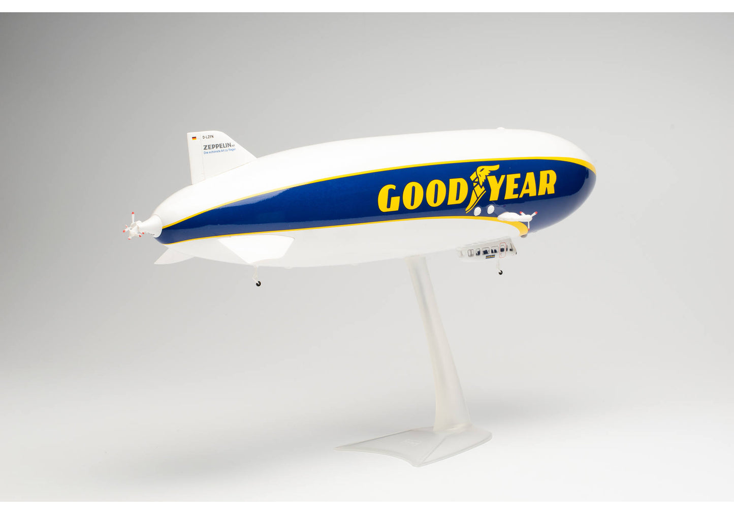 1/200 Goodyear Zeppelin NT D-LZFN