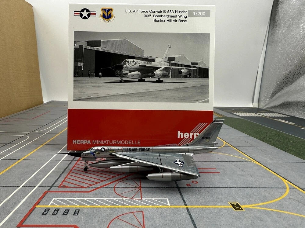1/72 U.S. Air Force Convair B-58A Hustler 305th Bombardment Wing Bunker Hill Air Base "Hoosier Hustler" 59-2461