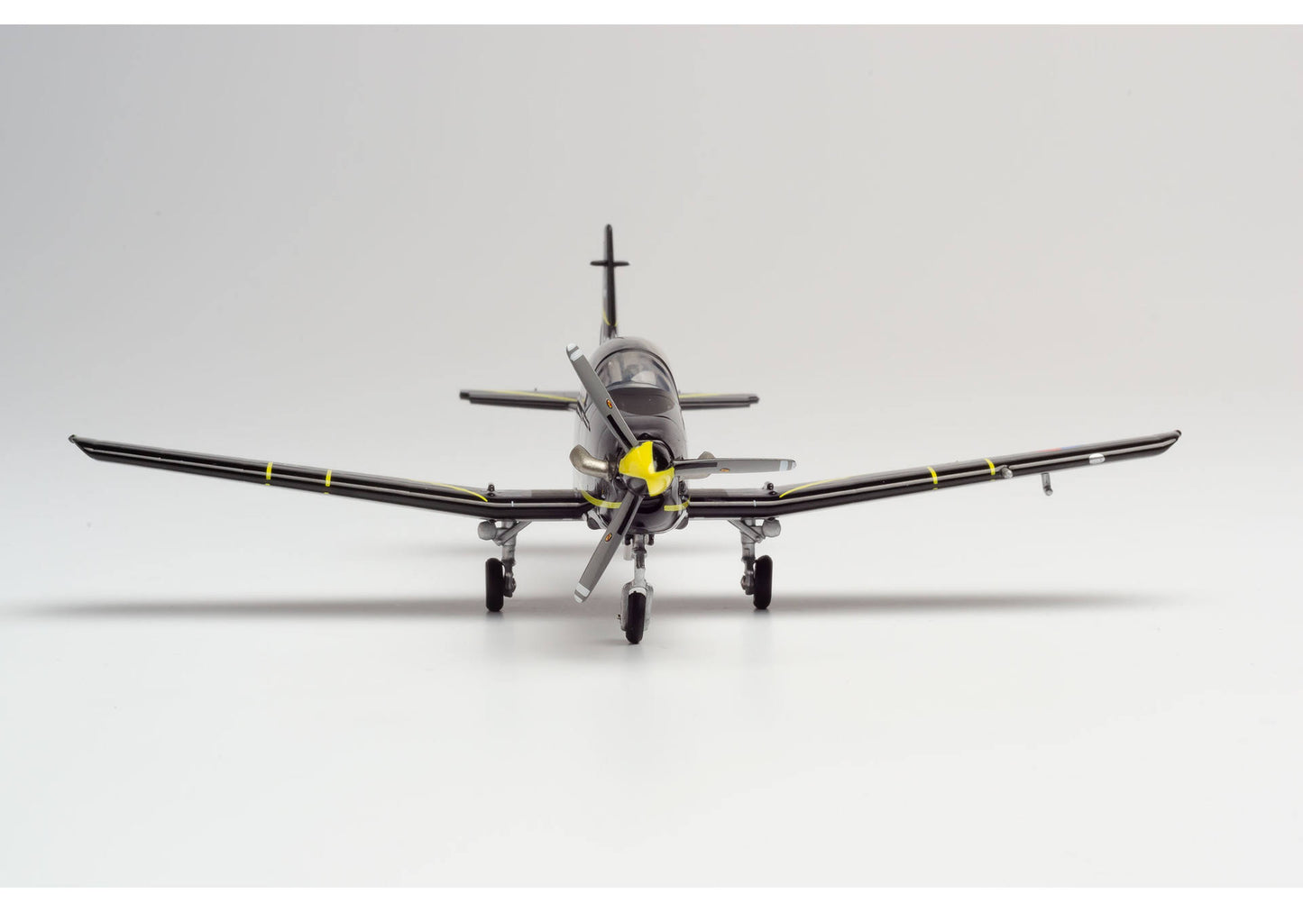 1/72 Royal Netherlands Air Force 131 Sqd Pilatus PC 7 Turbo Trainer L-09