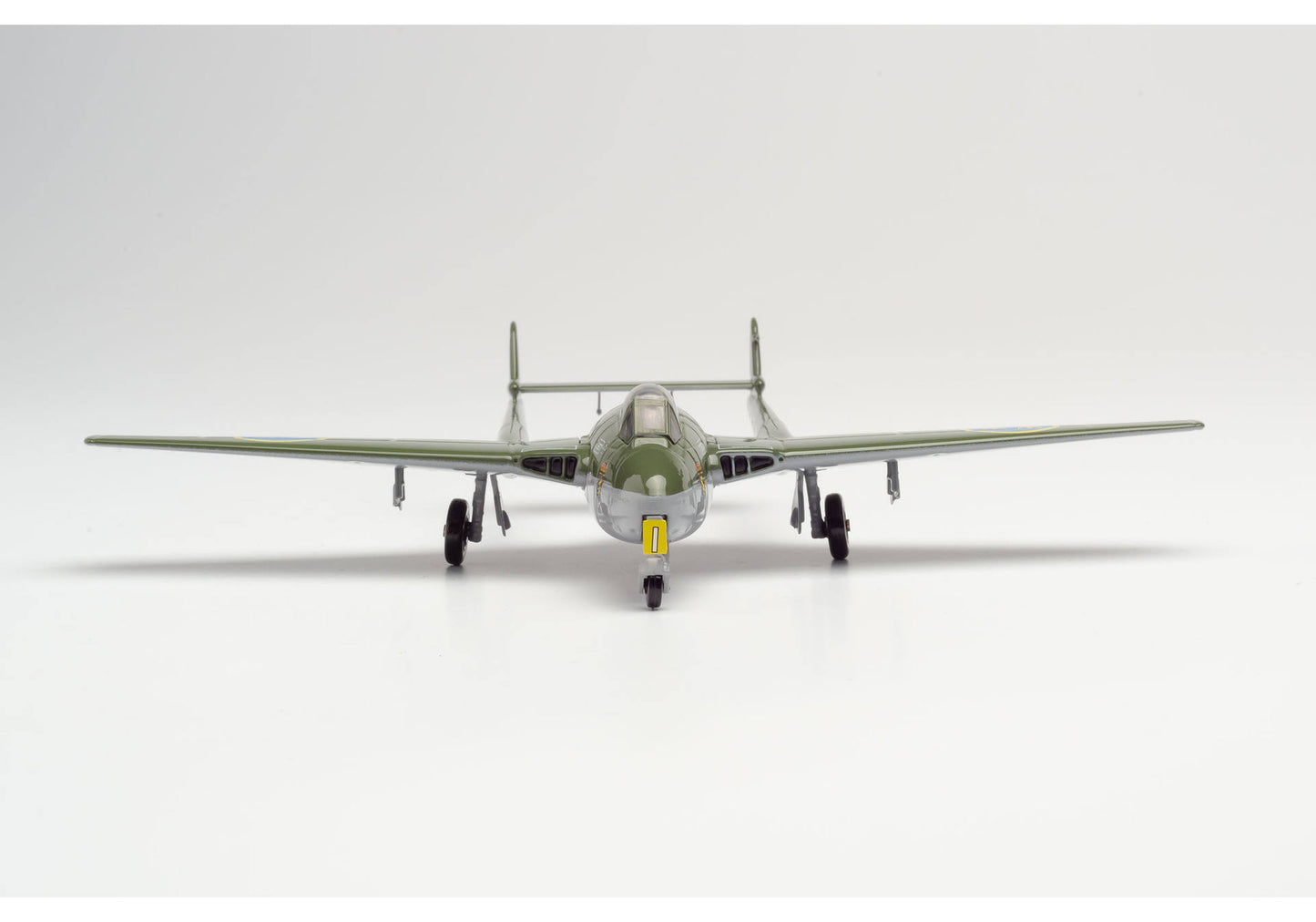 1/72 Royal Swedish Air Force De Havilland Vampire J 28B (FB.50) F 15 (Hälsinge Air Force Wing) Söderhamn Air Base 28219 / Yellow I