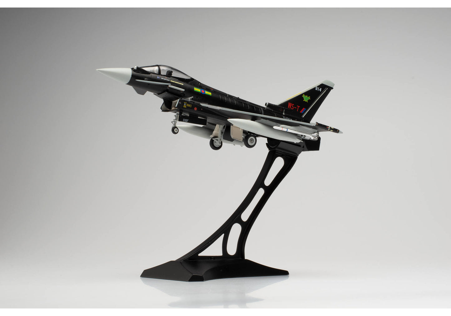 1/72 Eurofighter Typhoon No IX(B) Squadron RAF Lossiemouth "Batman" Agressor Scheme ZJ914 / WS-T