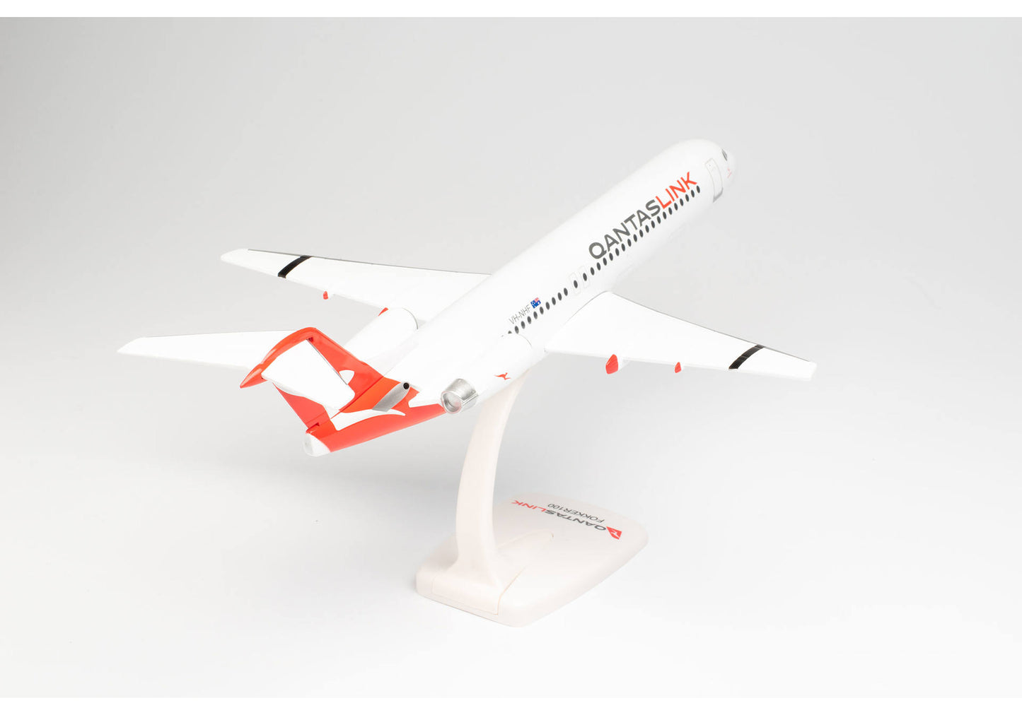 1/100 SNAP FIT QANTASLINK Fokker 100 VH-NHF