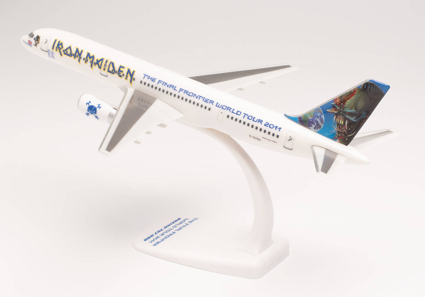 1/200 SNAP FIT Iron Maiden (Astraeus) Boeing 757-200 "Ed Force One" The Final Frontier World Tour 2011 G-STRX