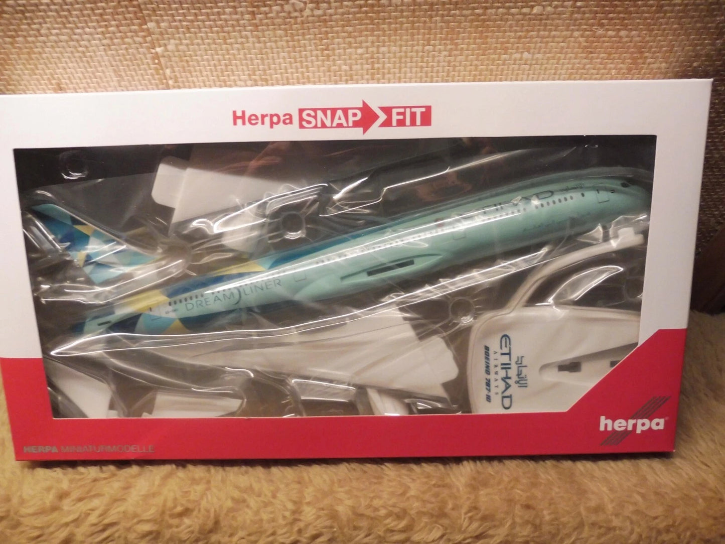 1/200 SNAP FIT Etihad Airways Boeing 787-10 "Greenliner" A6-BMH