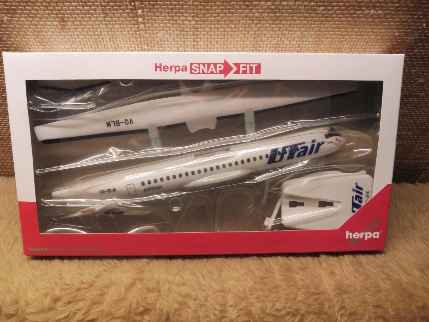1/100 SNAP FIT Utair ATR-72-500 VQ-BLM