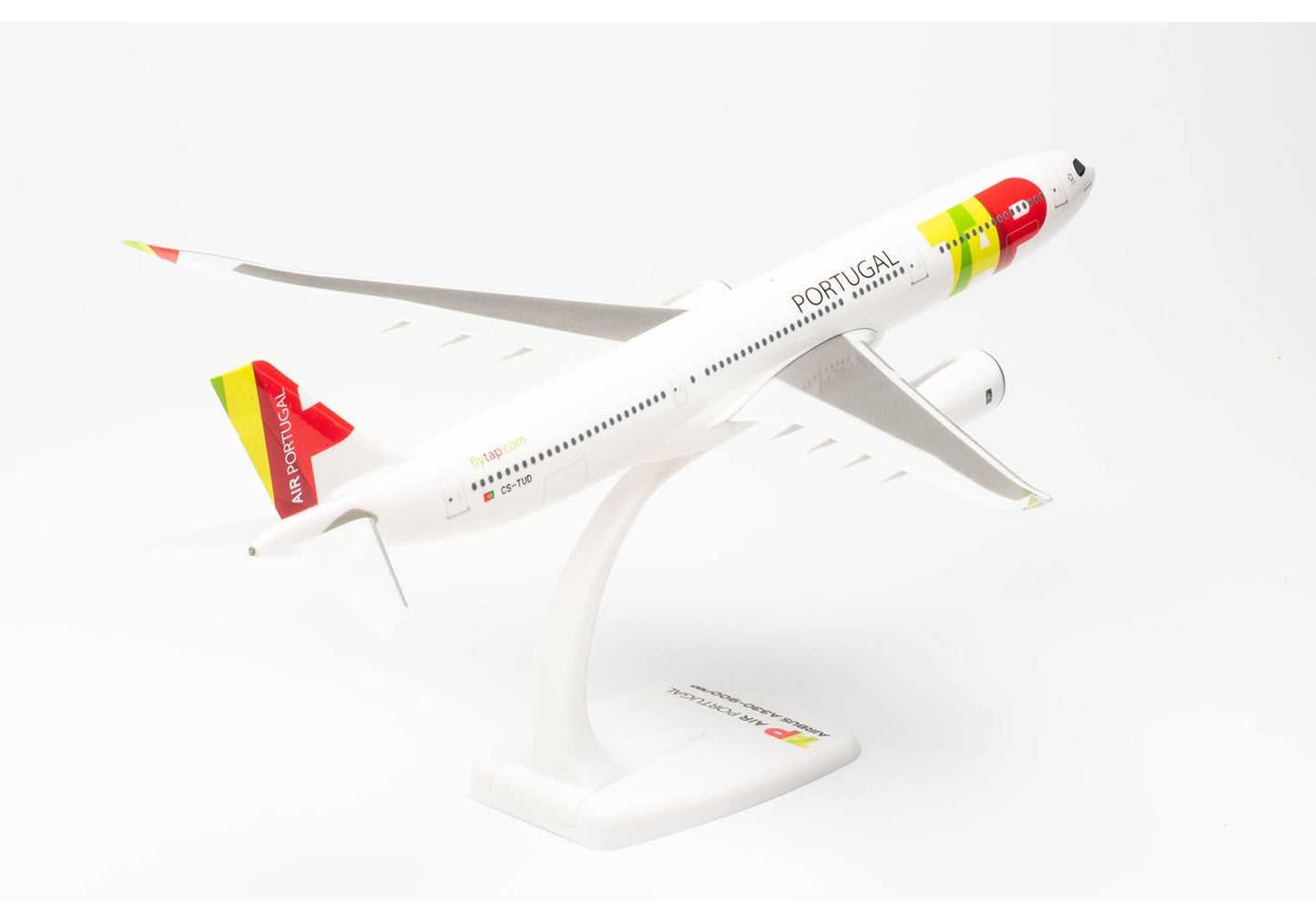 1/200 SNAP FIT TAP Air Portugal Airbus A330-900neo "75 Years" CS-TUD