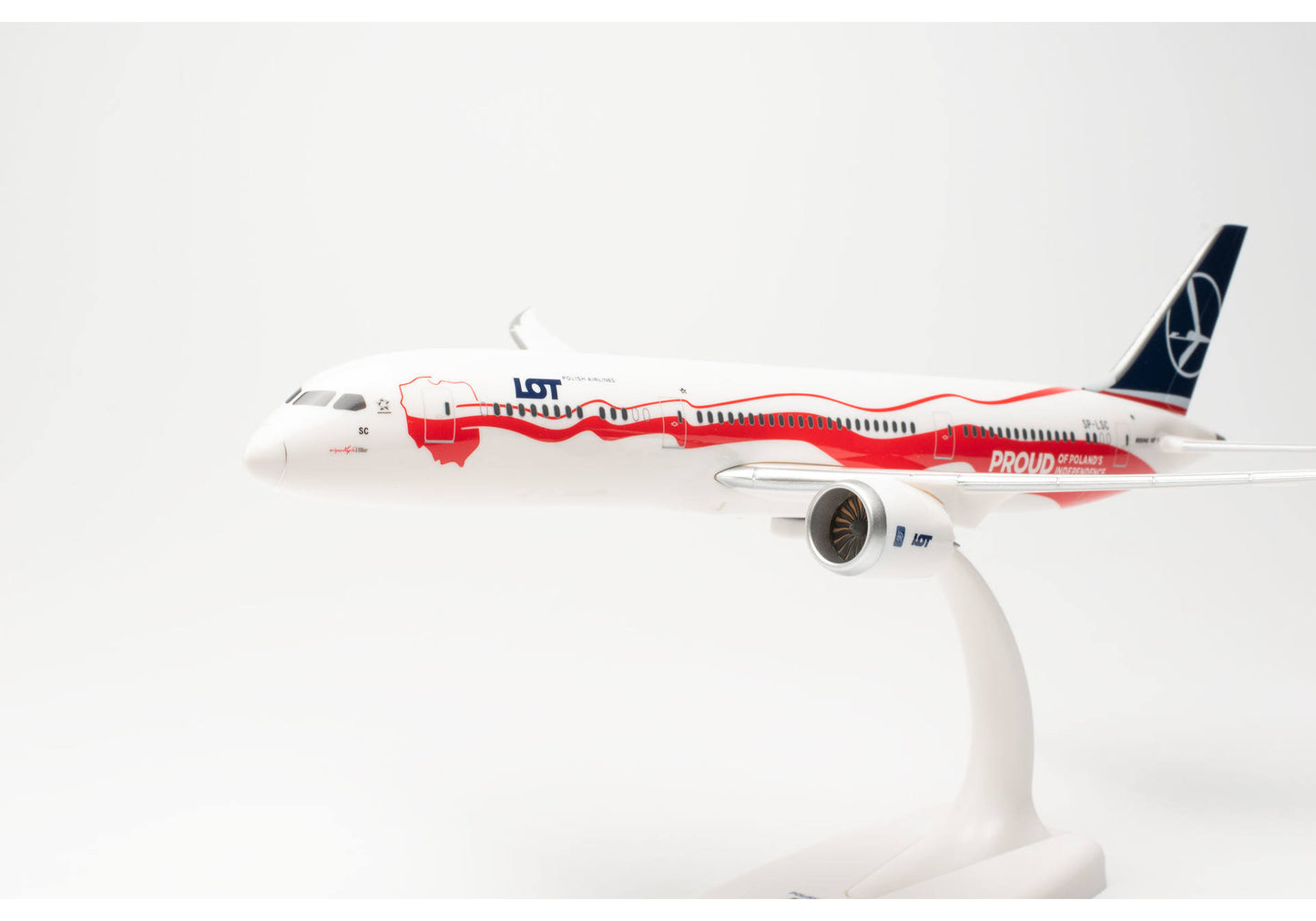 1/200 SNAP FIT LOT Polish Airlines Boeing 787-9 "Proud of Poland's Independence" SP-LSC