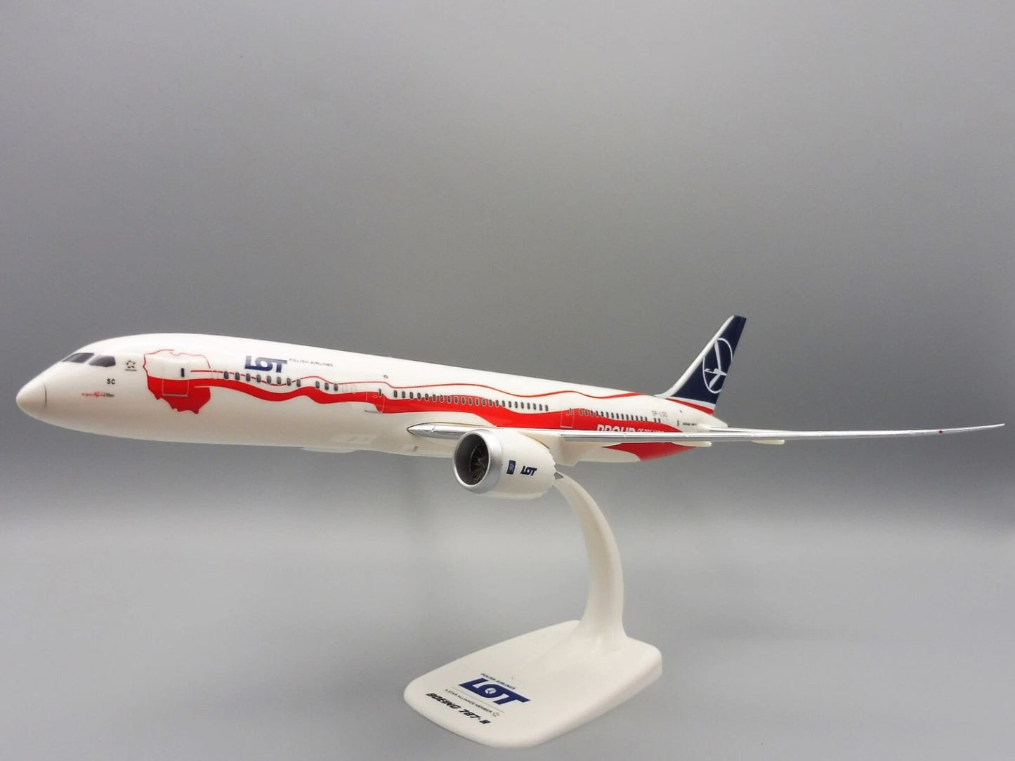 1/200 SNAP FIT LOT Polish Airlines Boeing 787-9 "Proud of Poland's Independence" SP-LSC