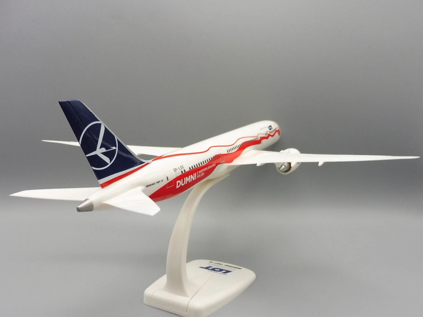 1/200 SNAP FIT LOT Polish Airlines Boeing 787-9 "Proud of Poland's Independence" SP-LSC