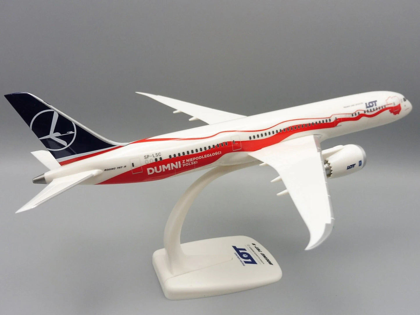 1/200 SNAP FIT LOT Polish Airlines Boeing 787-9 "Proud of Poland's Independence" SP-LSC