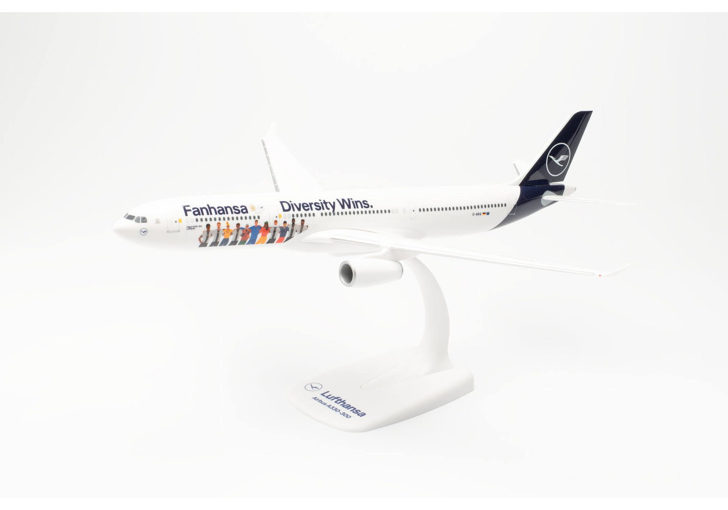 1/200 SNAP FIT Lufthansa Airbus A330-300 "Fanhansa Diversity Wins" D-AIKQ