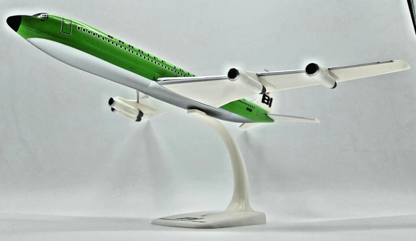 1/144 SNAP FIT Braniff International Boeing 707-320 Solid Lime Green N7097