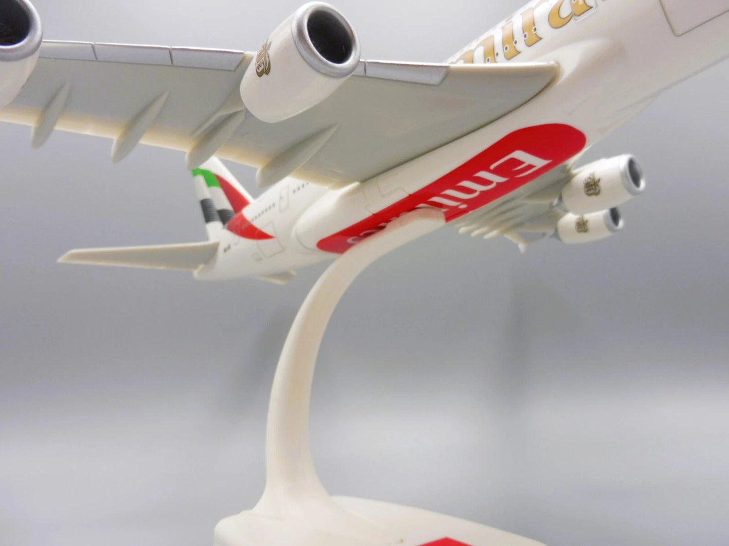 1/250 SNAP FIT Emirates Airbus A380 New 2023 Colors A6-EOE