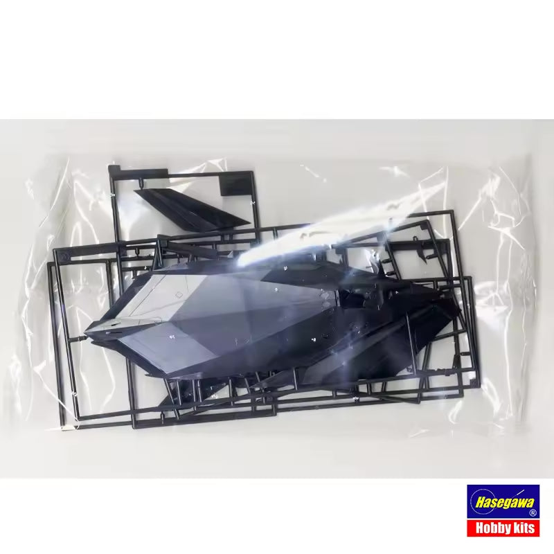 1/72 F-117A NIGHTHAWK (U.S Air Force Stealth Fighter/Attacker)