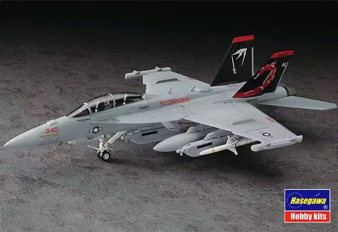 1/72 EA-18G GROWLER (U.S. Navy Carrier-Borne ECM Aircraft)