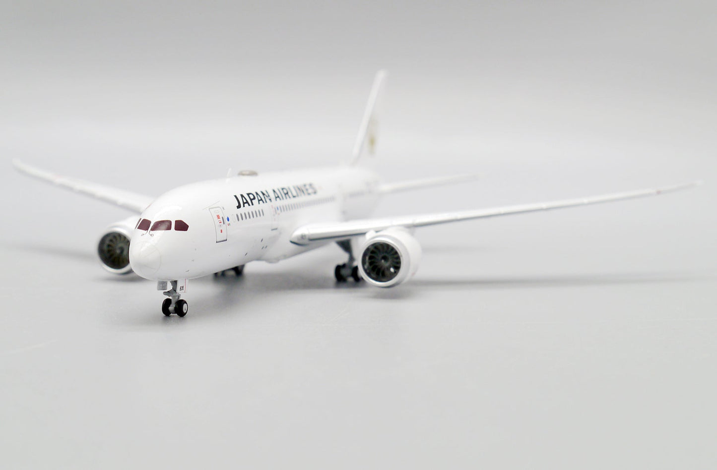 1/400 Japan Airlines B7878 (JA835J)